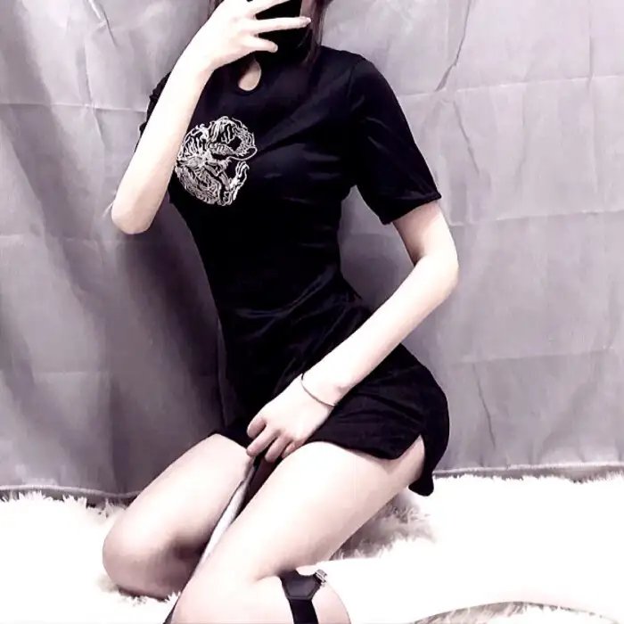 绷不住了啦